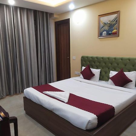 Limewood Stay - Near Golf Course Road Gurgaon Exterior photo