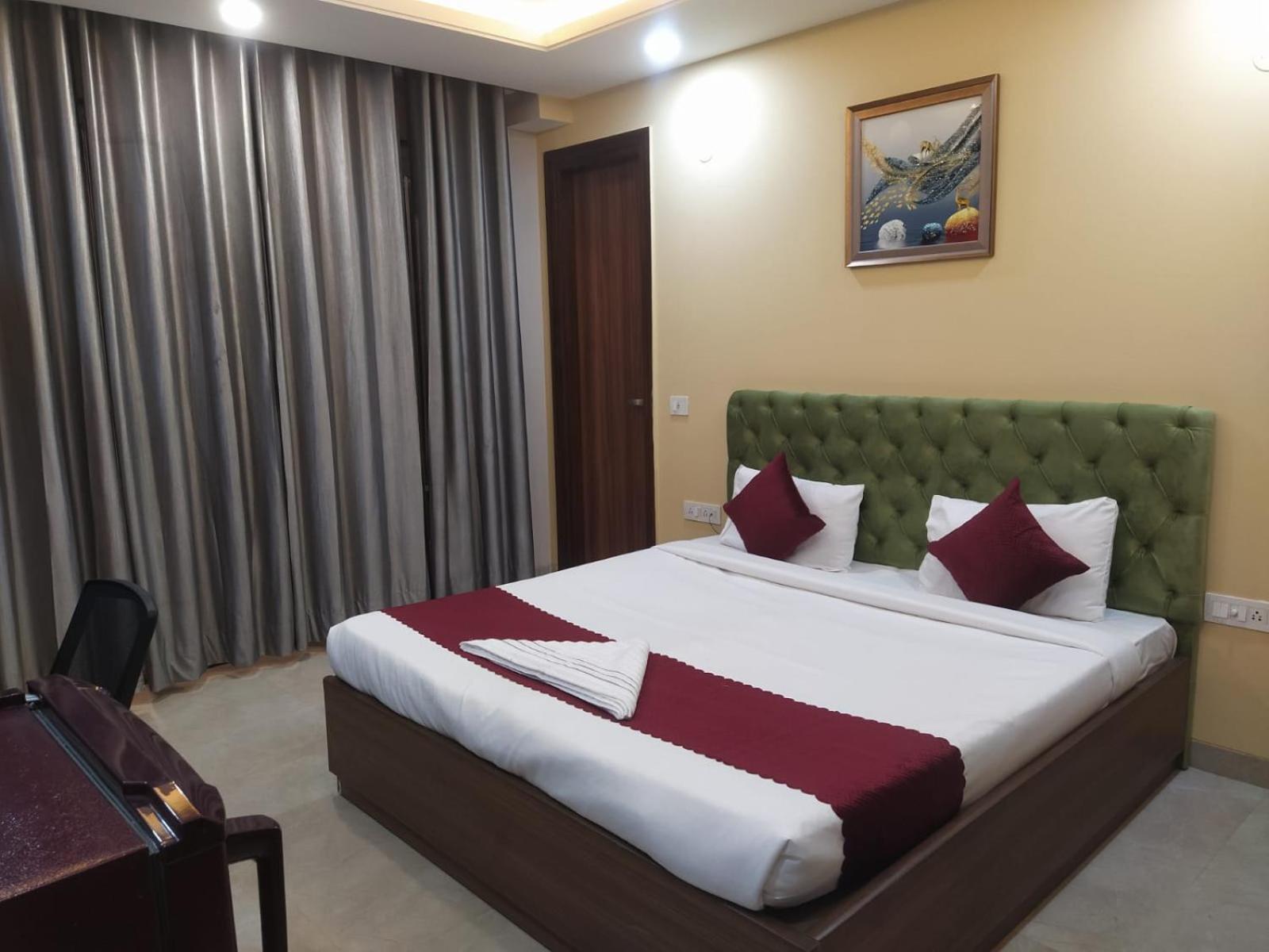 Limewood Stay - Near Golf Course Road Gurgaon Exterior photo